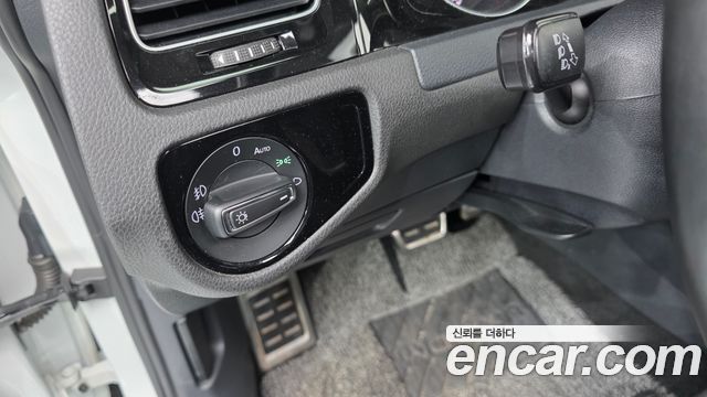 Volkswagen Golf (VII) 2.0 TDI 2015 — фото 19