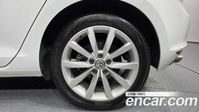 Volkswagen Golf (VII) 2.0 TDI 2015 — фото 21