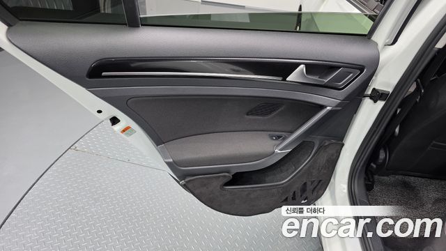 Volkswagen Golf (VII) 2.0 TDI 2015 — фото 25