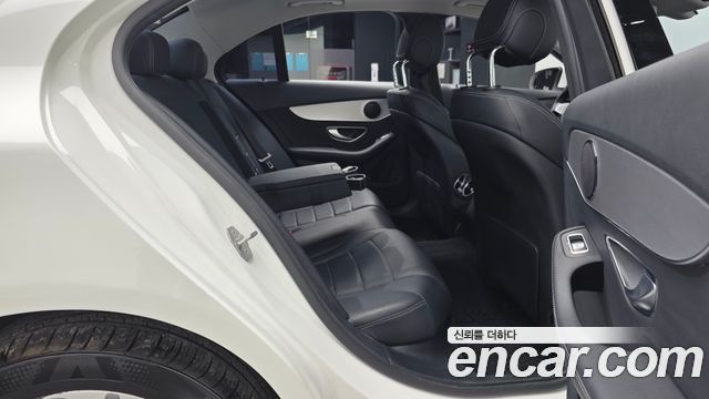 Mercedes-Benz C-Class (W205) C220 d 4MATIC 2018 — фото 16
