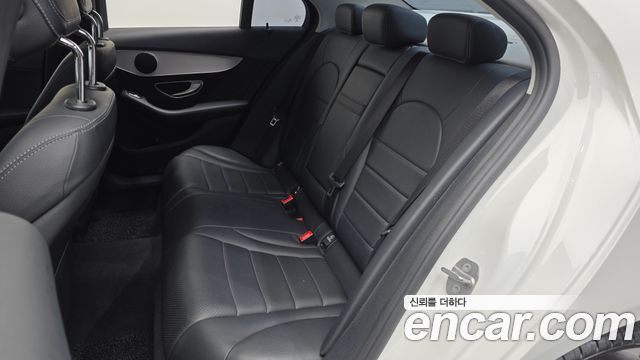 Mercedes-Benz C-Class (W205) C220 d 4MATIC 2018 — фото 32