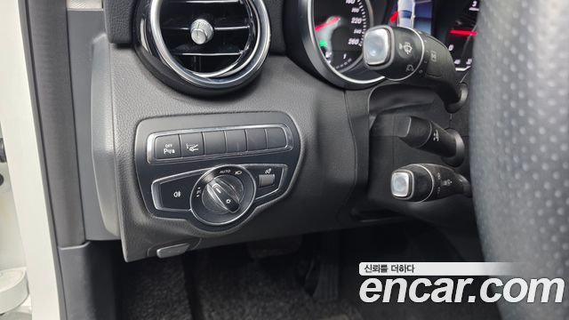 Mercedes-Benz C-Class (W205) C220 d 4MATIC 2018 — фото 34