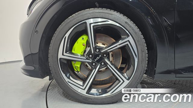 Kia EV6 GT 4WD 2023 — фото 5