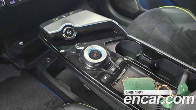 Kia EV6 GT 4WD 2023 — фото 9