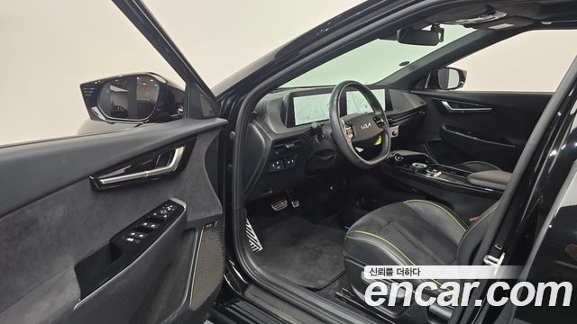 Kia EV6 GT 4WD 2023 — фото 10