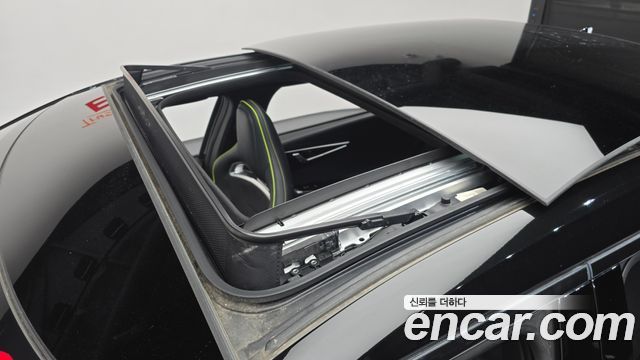Kia EV6 GT 4WD 2023 — фото 19