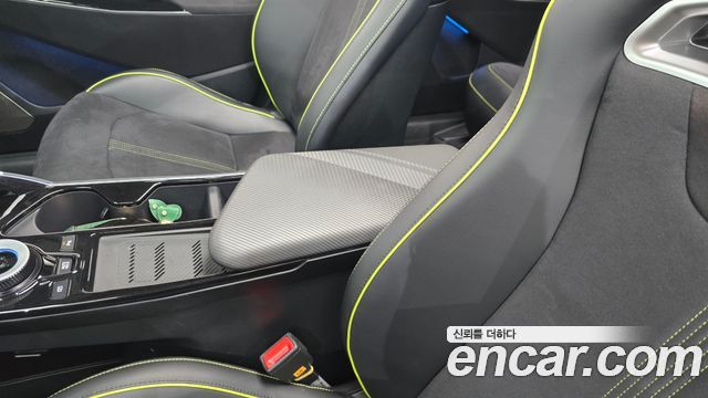 Kia EV6 GT 4WD 2023 — фото 33