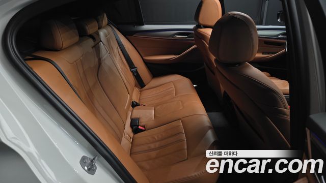 BMW 5 Series (G30) 520d M Sport package 2017 — фото 11