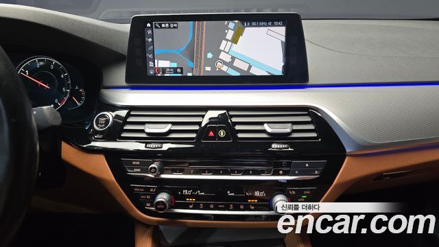 BMW 5 Series (G30) 520d M Sport package 2017 — фото 14