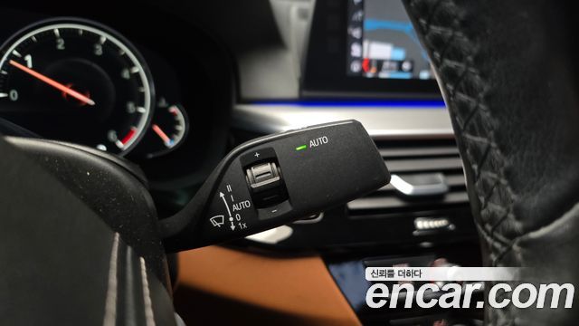 BMW 5 Series (G30) 520d M Sport package 2017 — фото 17