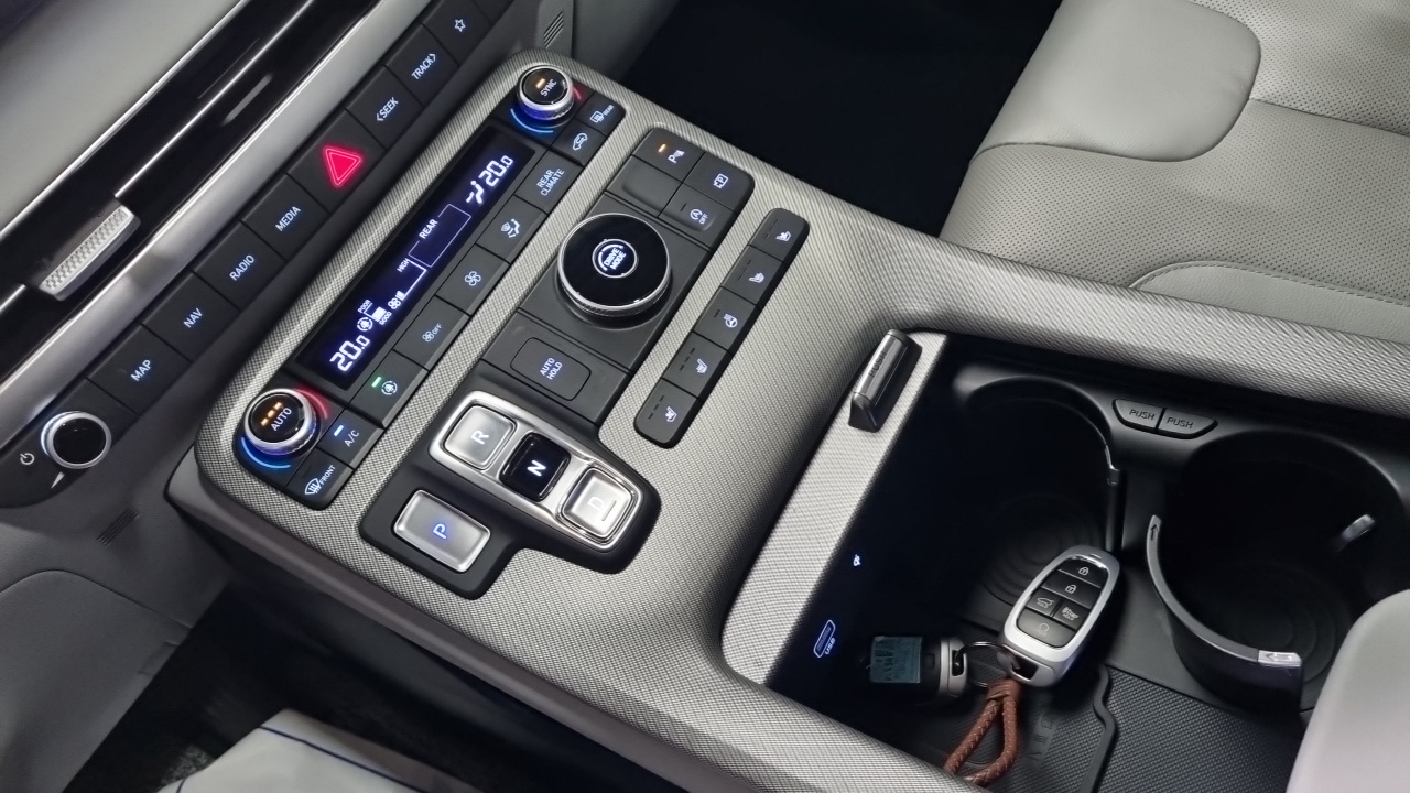 Hyundai Palisade Diesel 2.2 2WD Le Blanc 2024 — фото 9