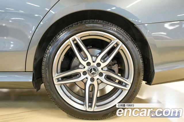 Mercedes-Benz E-Class (W213) E300 4MATIC AMG Line 2020 — фото 5