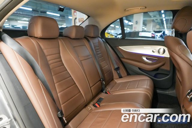 Mercedes-Benz E-Class (W213) E300 4MATIC AMG Line 2020 — фото 10