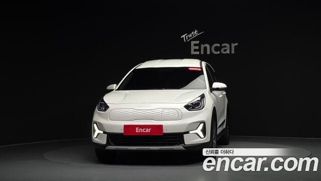 Kia Niro Plus Air 2024 — фото 3
