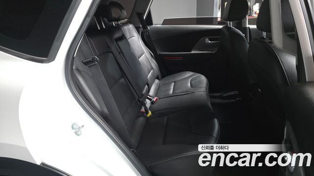 Kia Niro Plus Air 2024 — фото 12