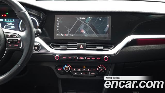 Kia Niro Plus Air 2024 — фото 14
