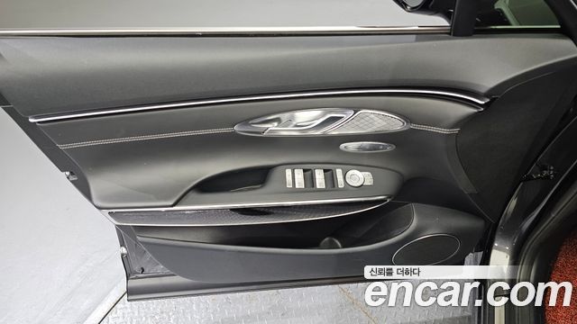 Genesis GV70 2.2 Diesel 2WD 2023 — фото 24