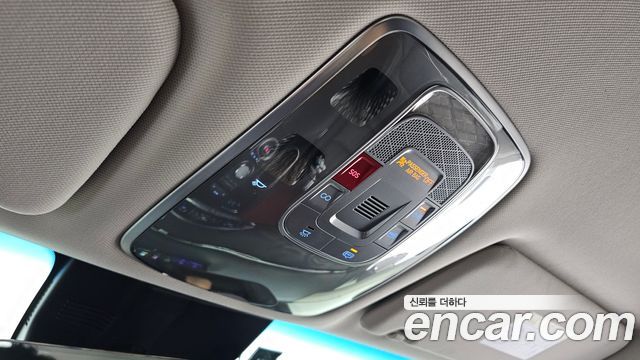 Genesis GV70 2.2 Diesel 2WD 2023 — фото 29