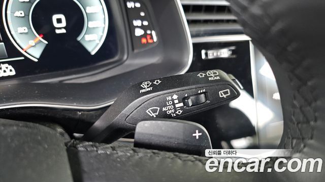 Audi Q8 (4M) 45 TDI Quattro Premium 2021 — фото 32