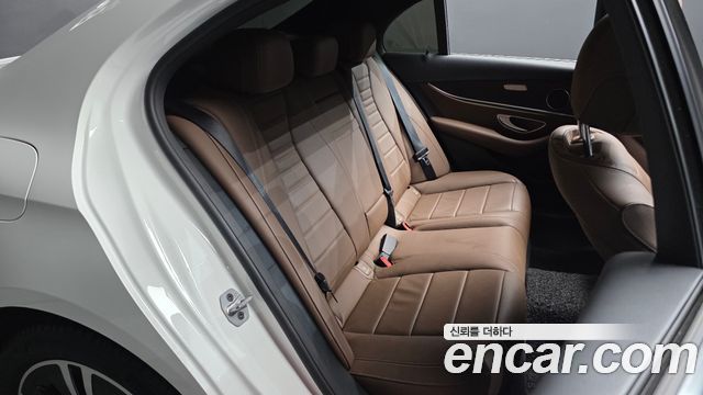 Mercedes-Benz E-Class (W213) E250 Avantgarde 2022 — фото 11