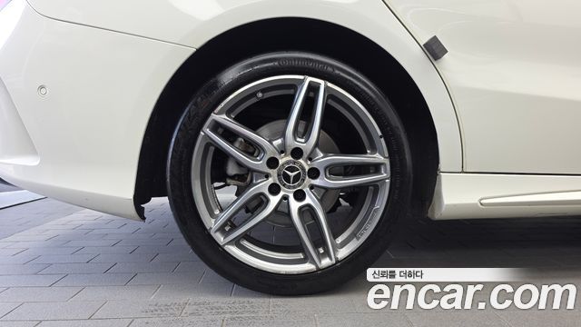 Mercedes-Benz CLA-Class (C117) CLA220 AMG Line 2018 — фото 5