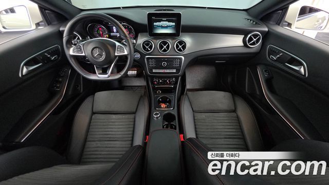 Mercedes-Benz CLA-Class (C117) CLA220 AMG Line 2018 — фото 7