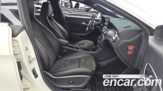 Mercedes-Benz CLA-Class (C117) CLA220 AMG Line 2018 — фото 11