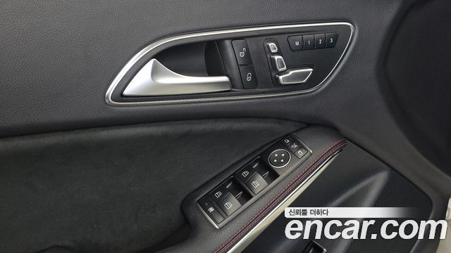 Mercedes-Benz CLA-Class (C117) CLA220 AMG Line 2018 — фото 17
