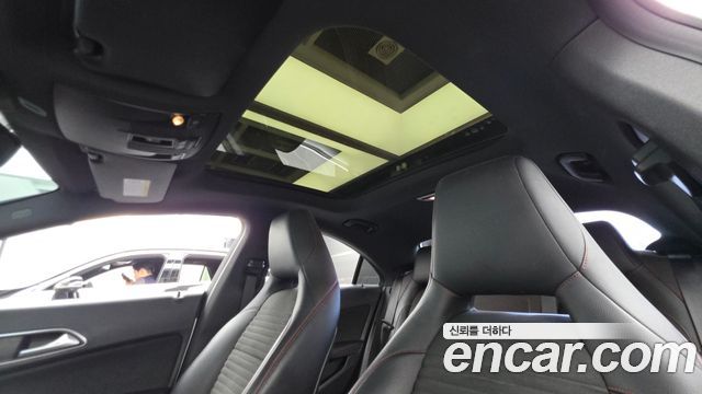 Mercedes-Benz CLA-Class (C117) CLA220 AMG Line 2018 — фото 19