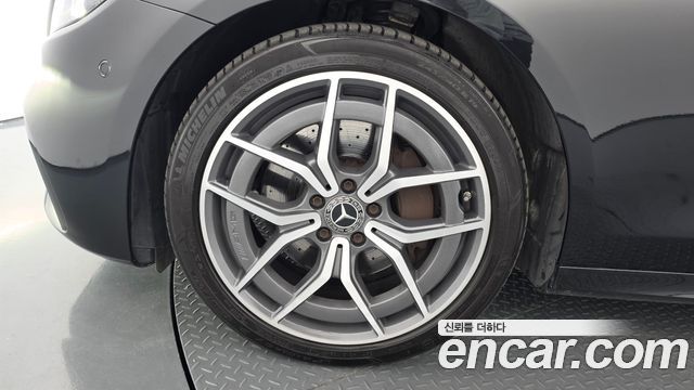 Mercedes-Benz E-Class (W213) E220d 4MATIC AMG Line 2023 — фото 5