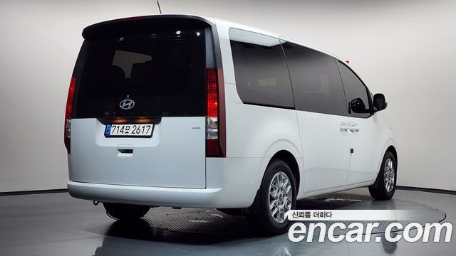 Hyundai Staria 4WD Tourer 11-Seater Modern 2025 — фото 2