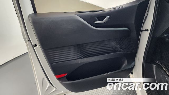 Hyundai Staria 4WD Tourer 11-Seater Modern 2025 — фото 24