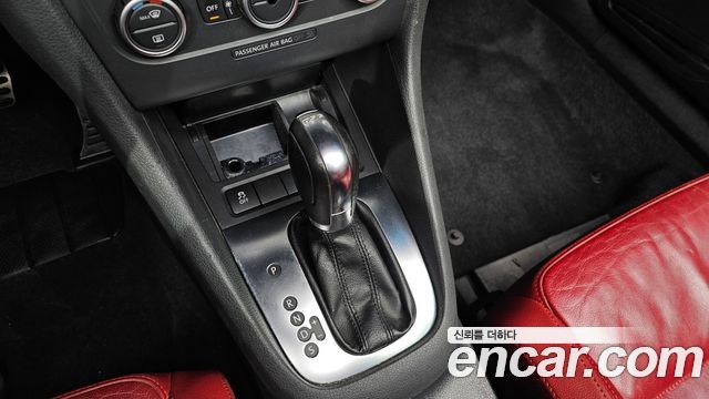 Volkswagen Golf (VI) 2.0 TDI Cabriolet 2013 — фото 9