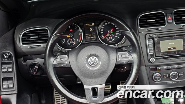 Volkswagen Golf (VI) 2.0 TDI Cabriolet 2013 — фото 12