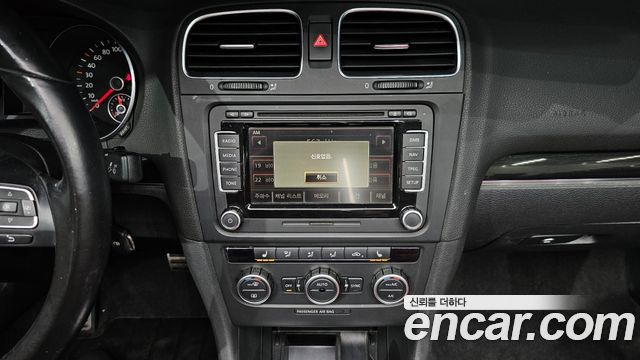 Volkswagen Golf (VI) 2.0 TDI Cabriolet 2013 — фото 15