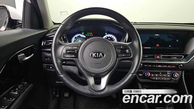 Kia Niro 1.6 HEV Prestige 2021 — фото 12