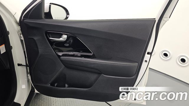 Kia Niro 1.6 HEV Prestige 2021 — фото 24