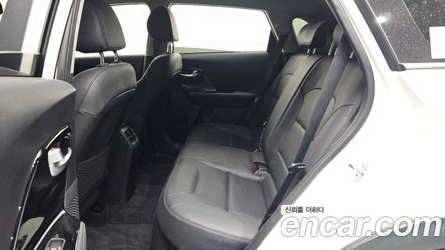 Kia Niro 1.6 HEV Prestige 2021 — фото 28