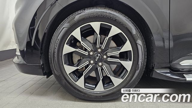 Kia Carnival (IV) Diesel 9-Seater Hi-Limousine Signature 2023 — фото 5