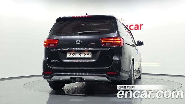 Kia Carnival 9-Seater Noblesse Special 2019 — фото 4