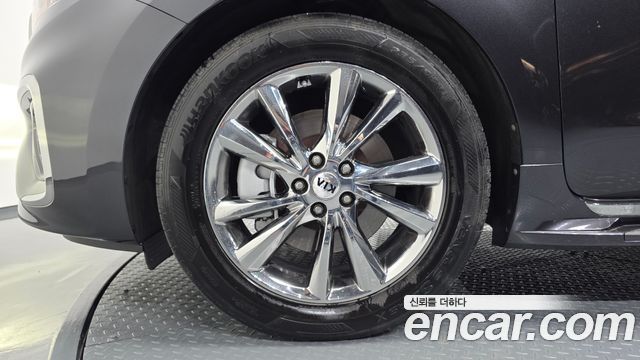 Kia Carnival 9-Seater Noblesse Special 2019 — фото 5
