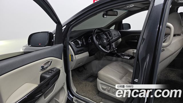 Kia Carnival 9-Seater Noblesse Special 2019 — фото 10