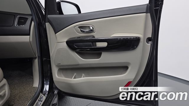 Kia Carnival 9-Seater Noblesse Special 2019 — фото 25