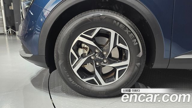 Kia Sportage (V) Gasoline 1.6 Turbo 2WD Prestige 2024 — фото 5