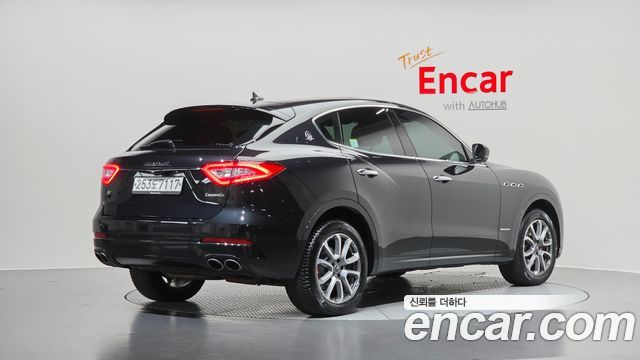 Maserati Levante 3.0 Diesel AWD GranLusso 2020 — фото 2