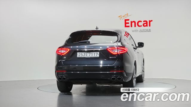 Maserati Levante 3.0 Diesel AWD GranLusso 2020 — фото 4