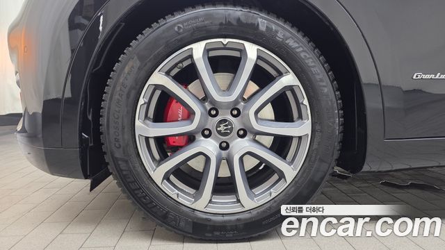 Maserati Levante 3.0 Diesel AWD GranLusso 2020 — фото 5