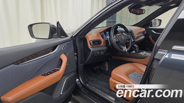 Maserati Levante 3.0 Diesel AWD GranLusso 2020 — фото 10
