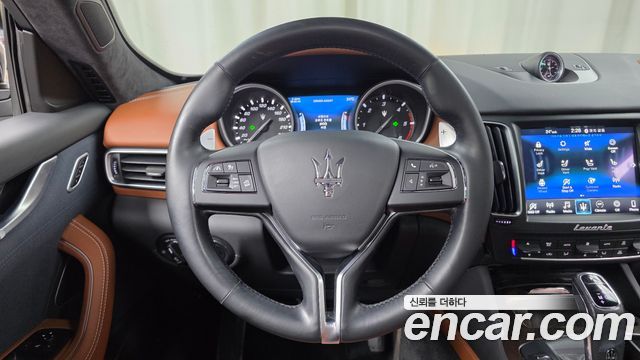 Maserati Levante 3.0 Diesel AWD GranLusso 2020 — фото 13