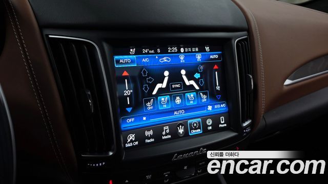 Maserati Levante 3.0 Diesel AWD GranLusso 2020 — фото 15